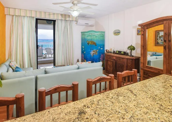 Plaza Marina Hotel 3*